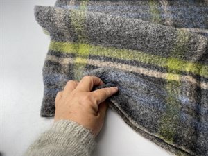 Uld filt - smukke tern i mørkere toner